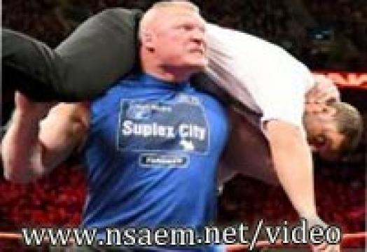 عرض WWE.RAW.2017.08.07 مترجم HD